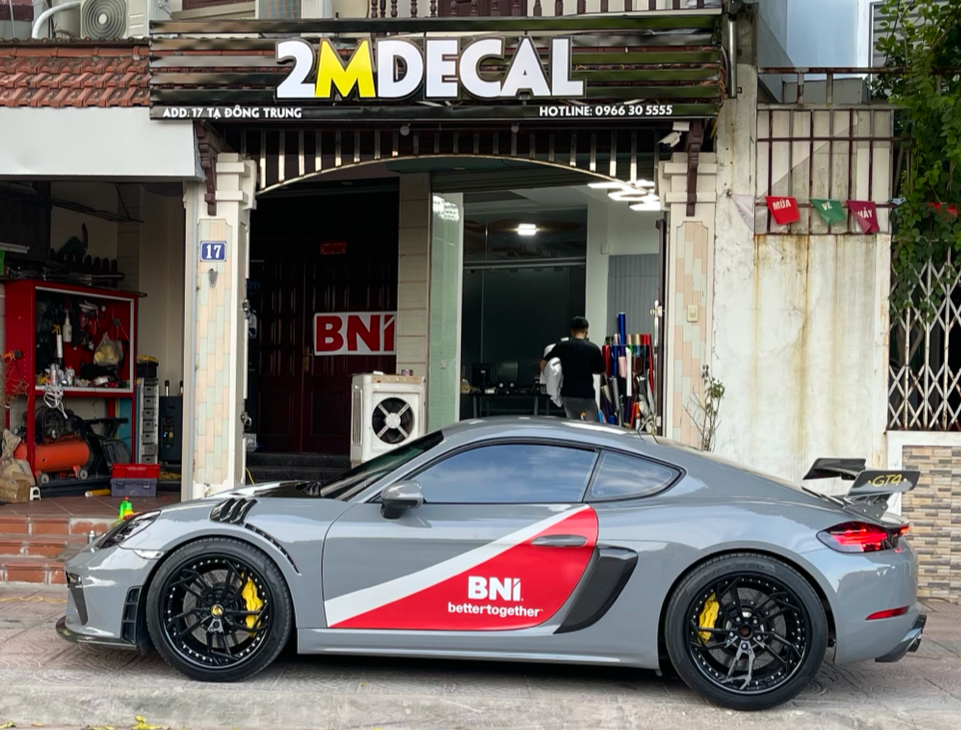 2M DECAL